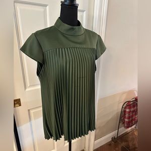 Ted Baker Size 4 (XL) Olive pleated Blouse w cap sleeve size 12 14 US